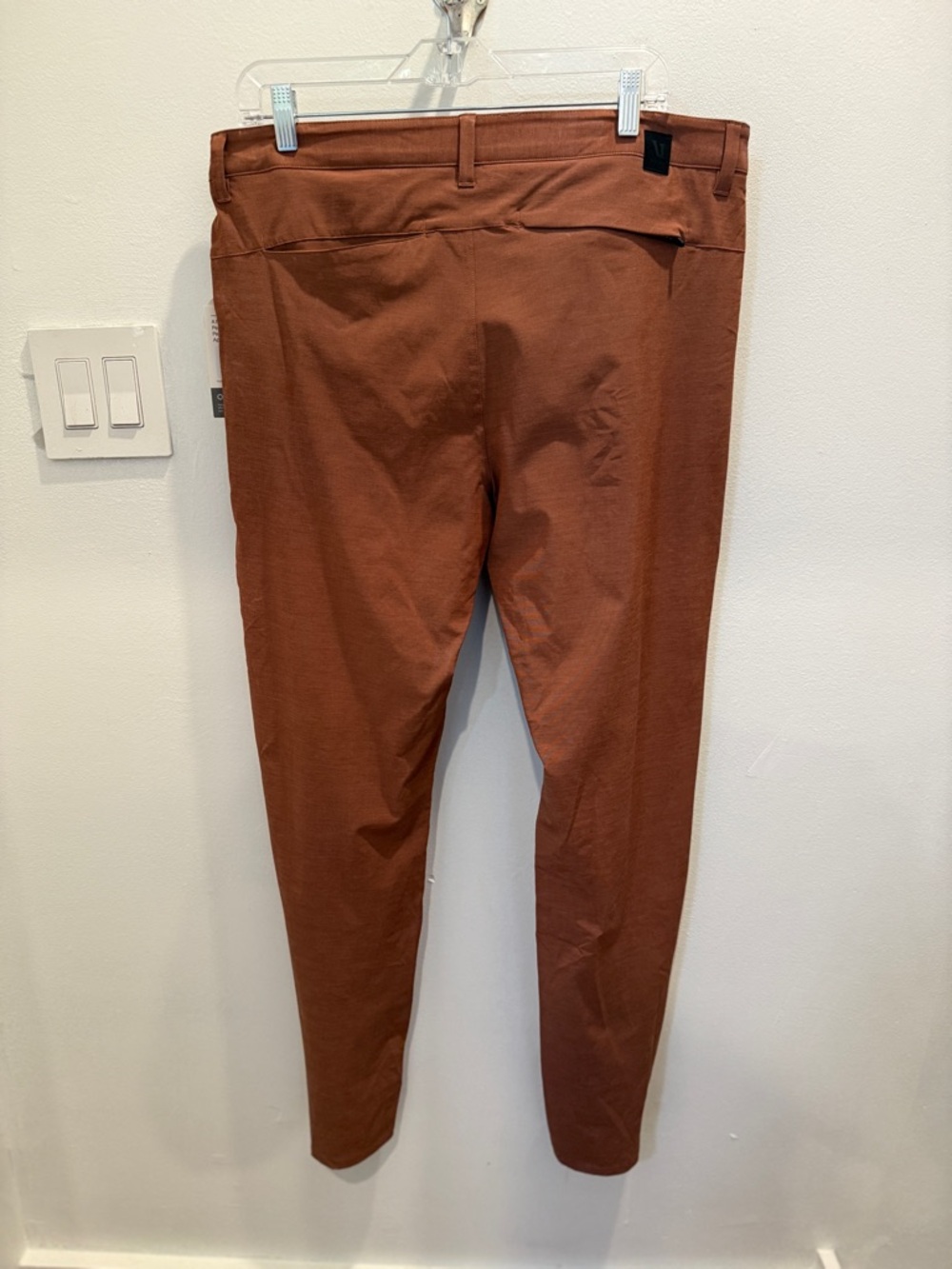 Vuori Men's Aim Paint NWT - Picture 4 of 5